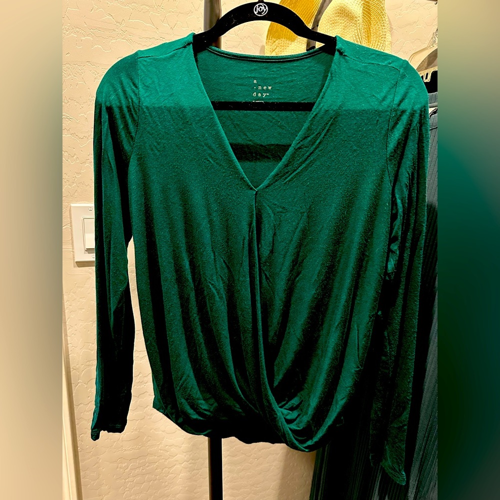 Emerald green twist front top